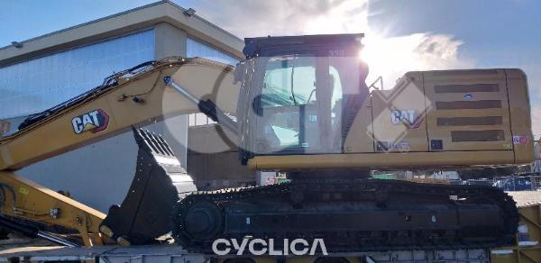 Bageri guseničari  330 NG XNB10212