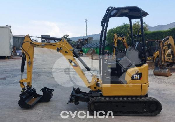 Bageri guseničari  301.7D LJD02439