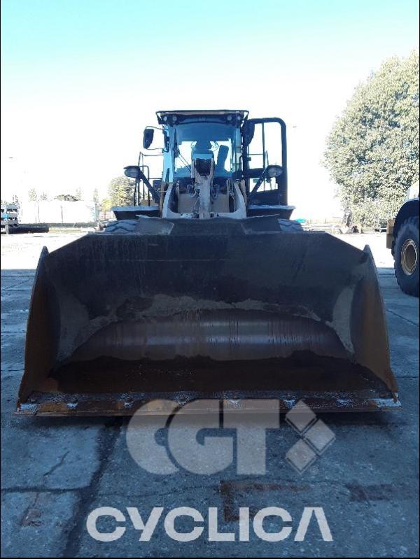 Chargeuses sur pneus  966M XE FL200911