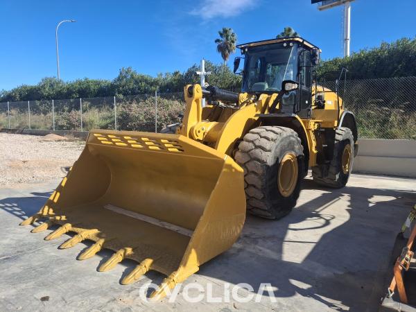 Chargeuses sur pneus  966M EJA03344