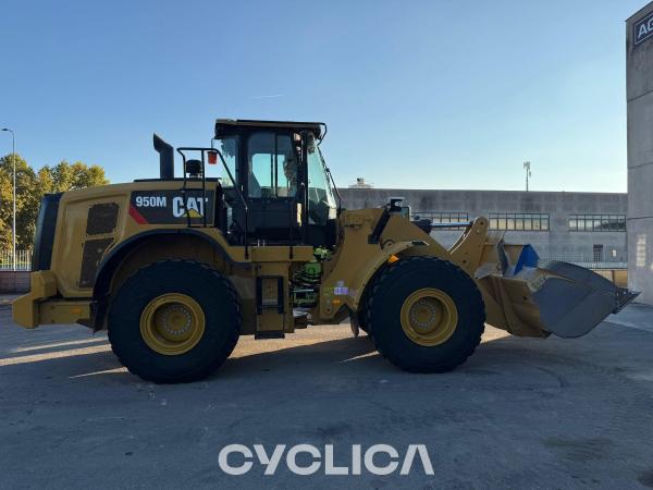 Palas cargadoras de ruedas  950M XCJ10395