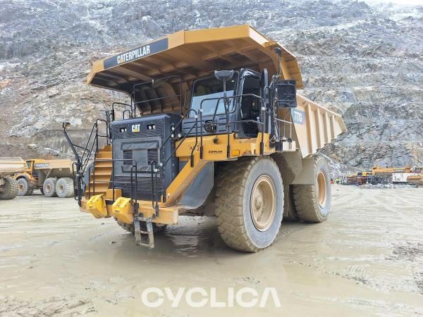 Dumpers dhe kamionë të ngurtë  777G RDR02100