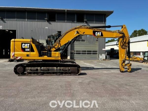 Bageri gusjeničari  320 HEX01264