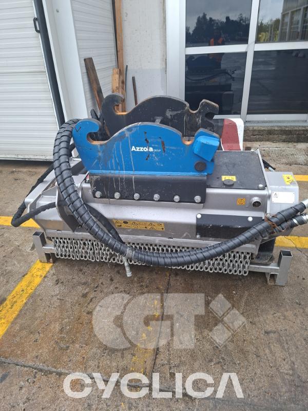 Друга користена градежна опрема  UMLHY 2203370