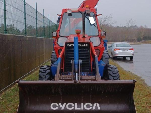 Retroescavadoras e retroescavadoras  428 6TC03292