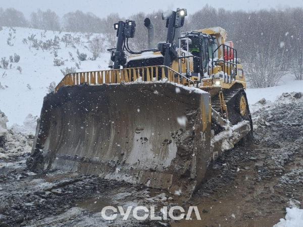 Buldozere dhe Traktorë me zinxhirë  D10T JJW00626