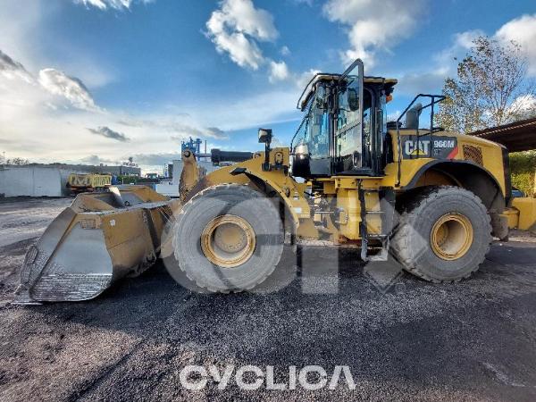 Pás Carregadoras de Rodas  966M XE P6C01013