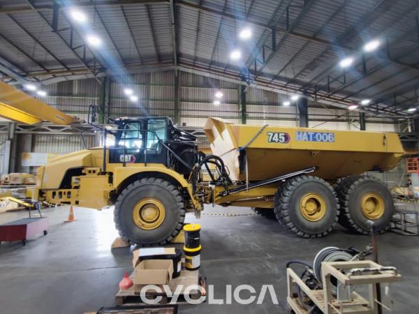 Dumpers e caminhões articulados  745 3F606071