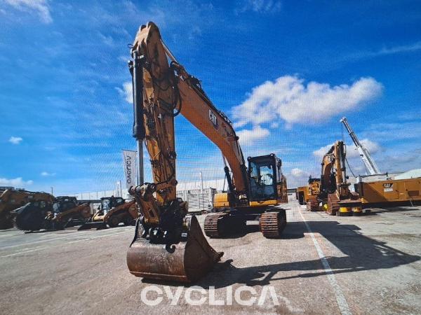 Bageri guseničari  323L KPE20026