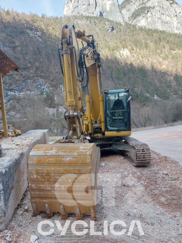 Pelles sur chenilles  319C KGL00###