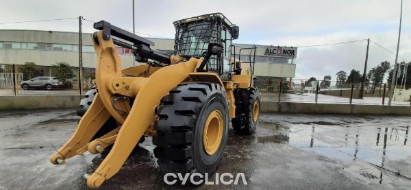 Utovarivači na kotačima  966M LMM20297